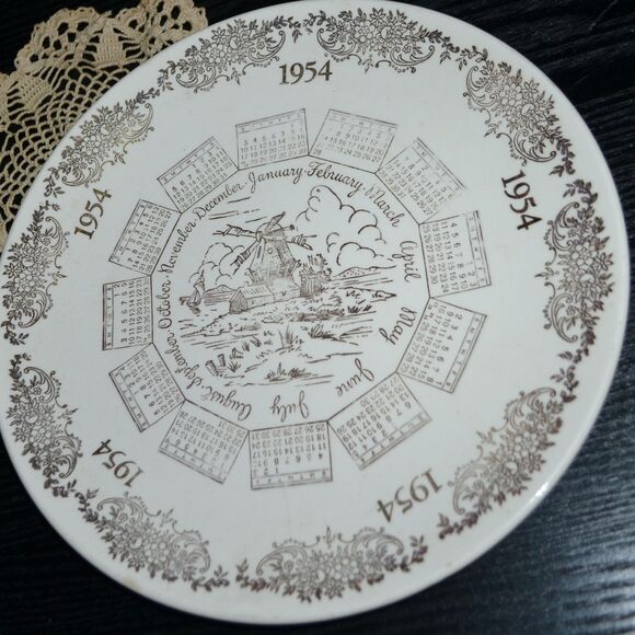 Vintage 1954 White with Gold Kitsch Wall Hanging Plates Shabby Cottage Roses